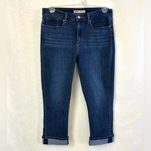 Levi’s Midrise Cuffed Stretchy Capri Jeans / Size 10